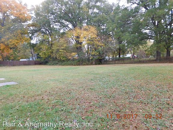 3rd image of 411 Briarwood Cir