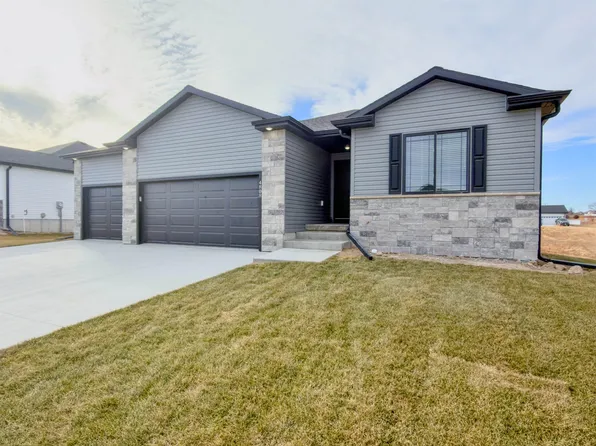4808 15th Avenue Pl, Kearney, NE 68847