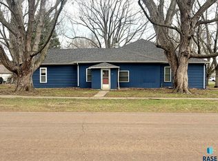 707 Burns Pl, Hurley, SD 57036