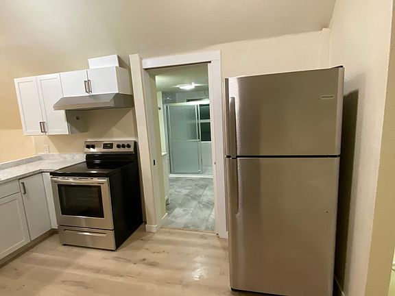 3rd image of 3584 Tacoma Ave S #3