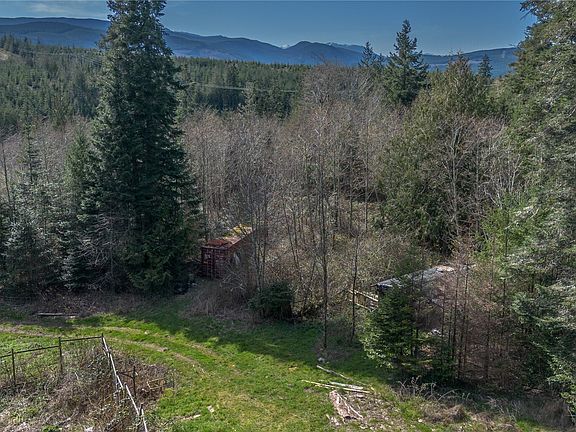 3rd image of 1119 Eaglemount Road