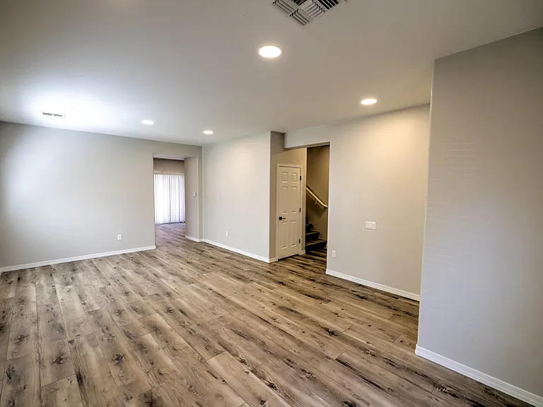 838 W Calle Valenciana — Photo 7