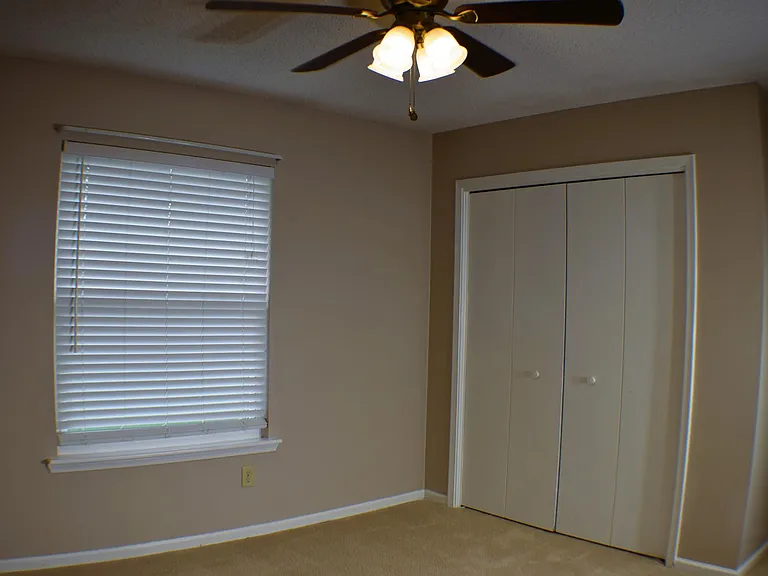 10439 Inverness Dr — Photo 31