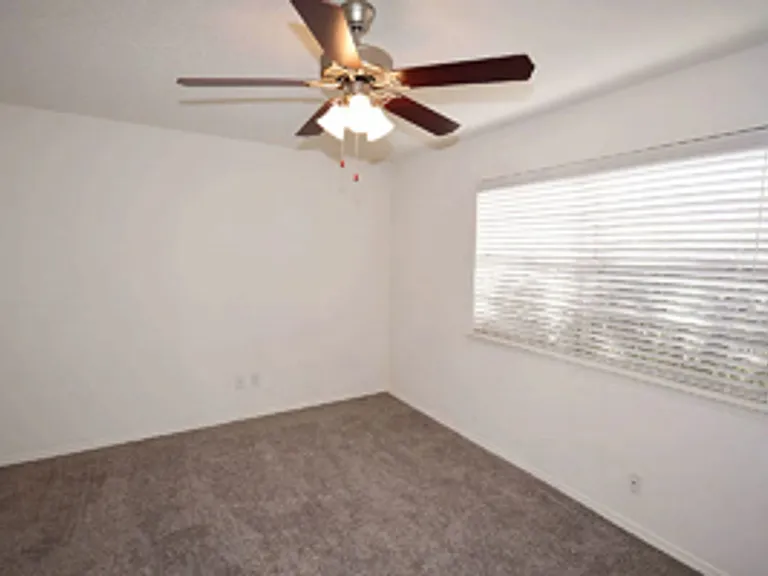 1304 Wylie Rd — Photo 10