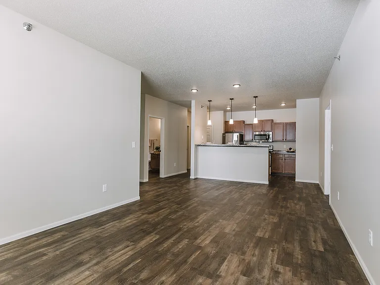 Lakewood Crossing Apartments — Photo 10