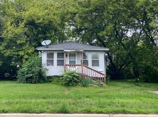 7 Paw Paw St, Three Oaks, MI 49128