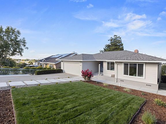 4th image of 1540 Los Montes Dr