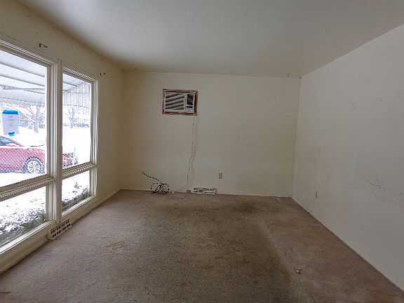 4th image of 1311 Woodlawn Dr