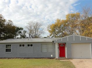 4865 Salem Dr, Mesquite, TX 75150