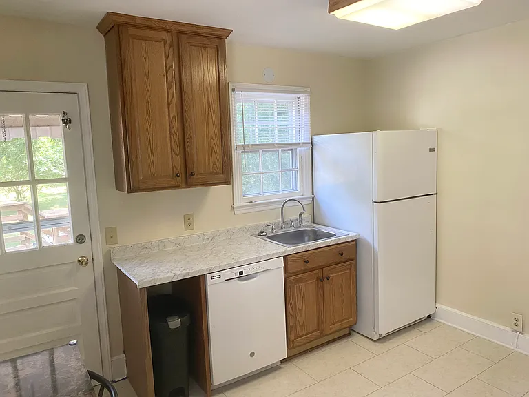 1611 Wright Ave — Photo 4