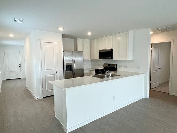 3rd image of 1348 Alfred St