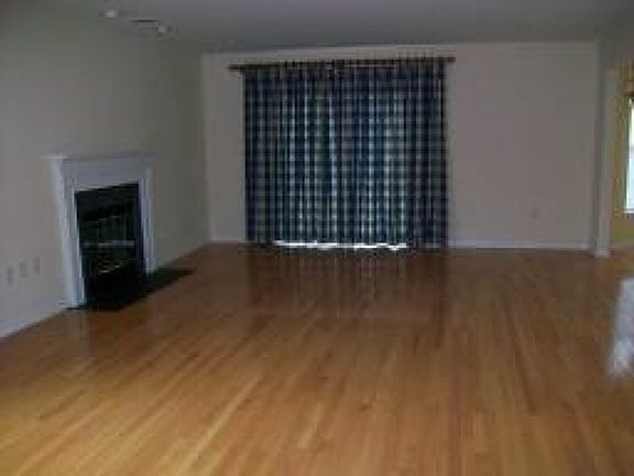 3rd image of 2 Meadow Lakes Dr #1412