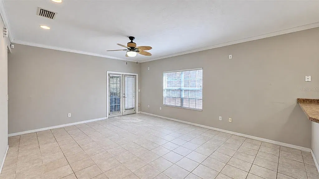 3 bed, 2.0 bath, 1352 sqft, $2,150 — Photo 2