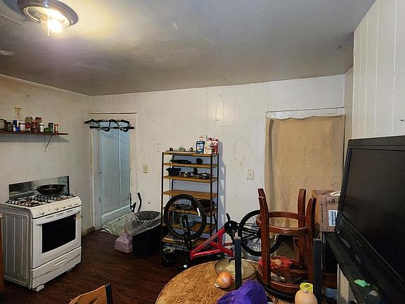 4th image of 1511 Presstman St
