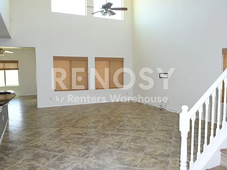 10827 W Cottontail Ln — Photo 4