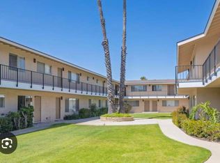 560 W Gonzales Rd APT 20, Oxnard, CA 93036