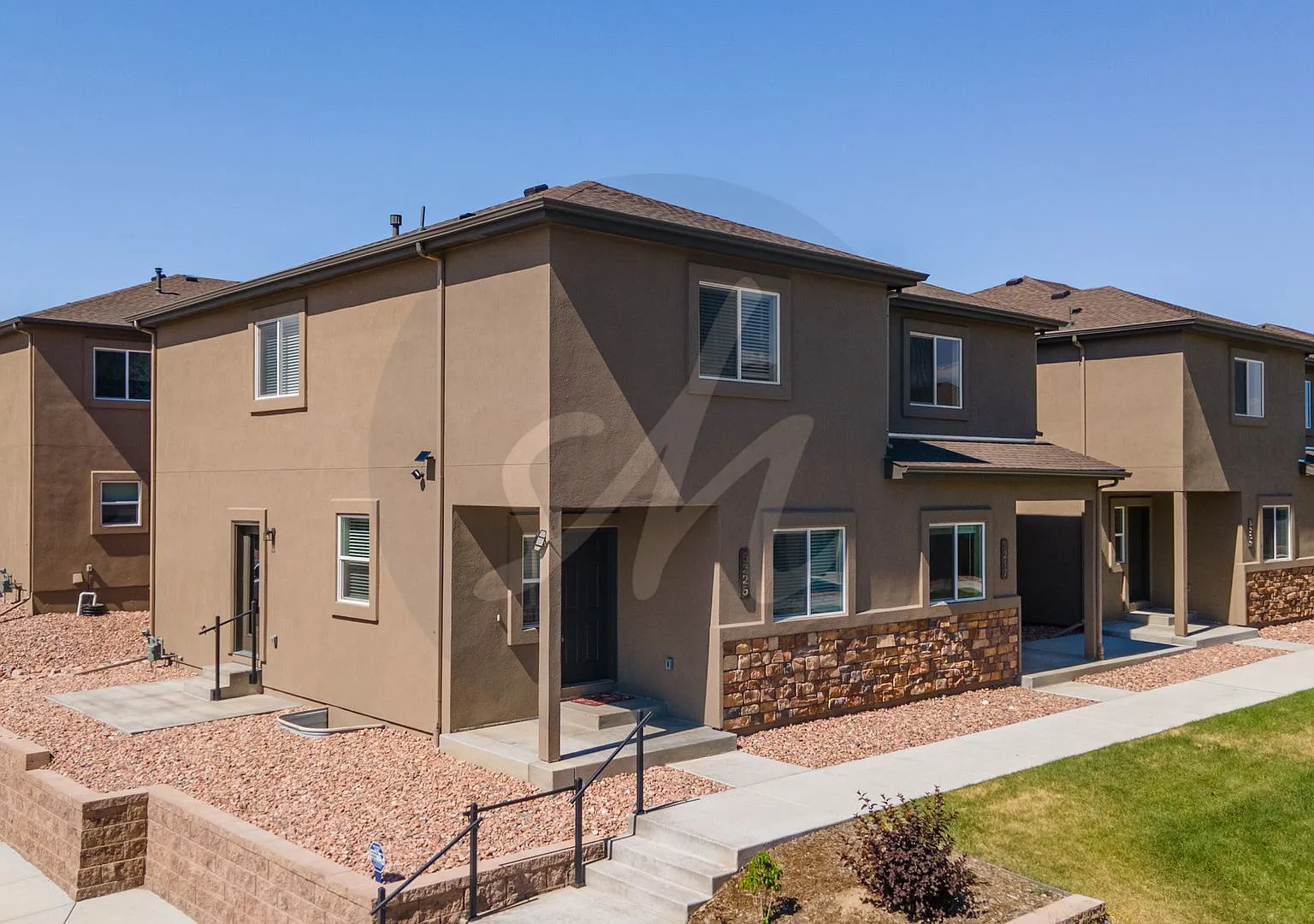 Modern Living Townhome In Palomino Ranch! — Photo 2