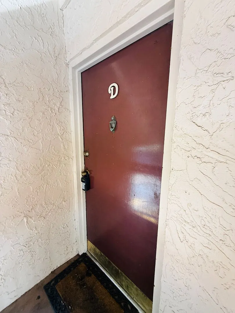 Charming 3 bedroom 1.5 bath condo for rent — Photo 2