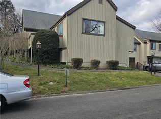 477 Iroquois Ln #A, Stratford, CT 06614