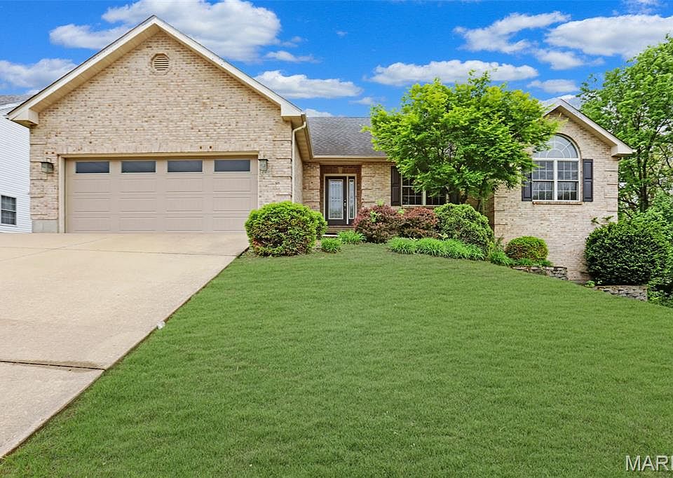 1st image of 200 Jacqueline Dr