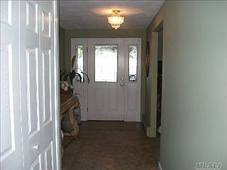 5th image of 11 Anne Dr