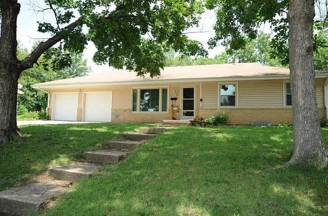 1st image of 19 Circle Dr