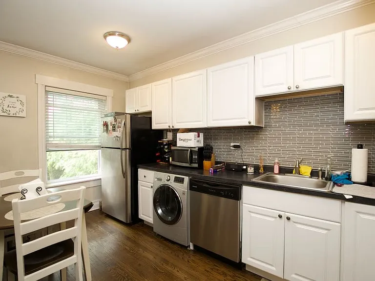 2129 N Dayton St #102 — Photo 3