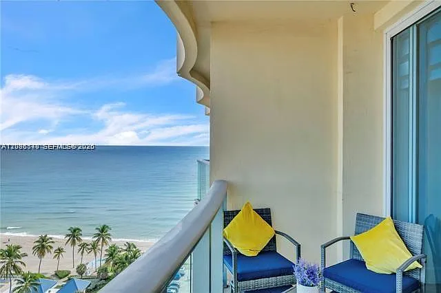 Wave Condo — Photo 2