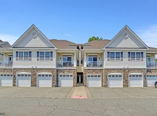 12 Elston Ct, Wanaque, NJ 07420