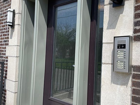 2nd image of 820 Hamilton Ave