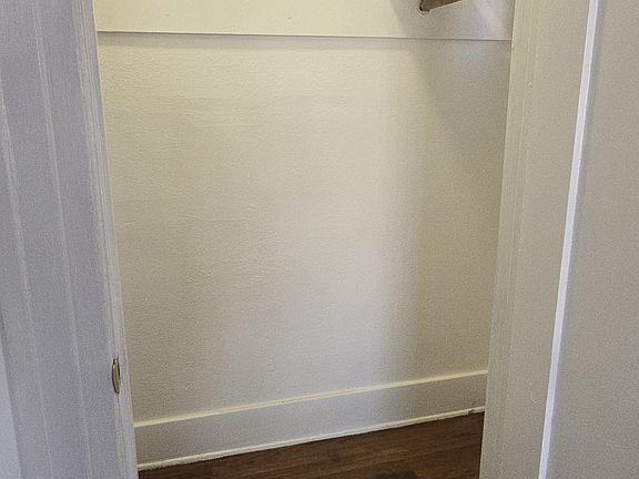 3rd image of 4051 S Budlong Ave