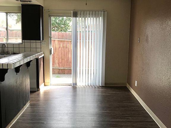3rd image of 9407 Westmora Ct