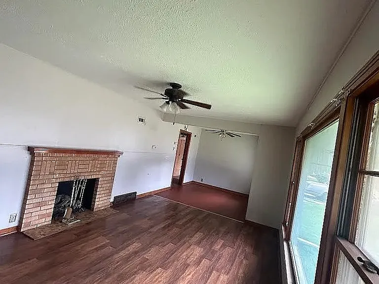 417 W Claflin Ave — Photo 8