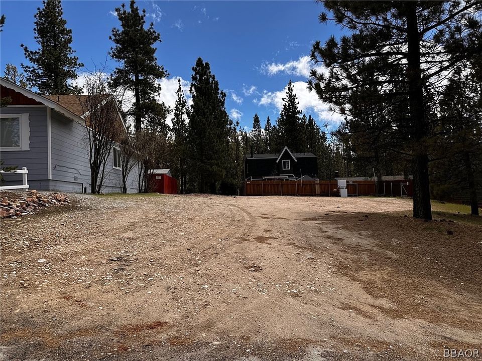 2nd image of 916 W Sherwood Blvd