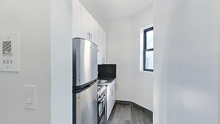 1st image of 624 E 11th St #3AAB