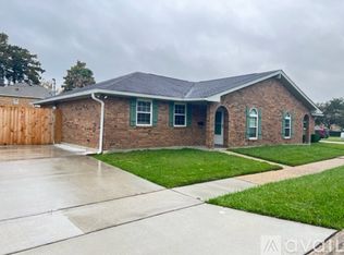 700 Deerfield Rd #700, Gretna, LA 70056