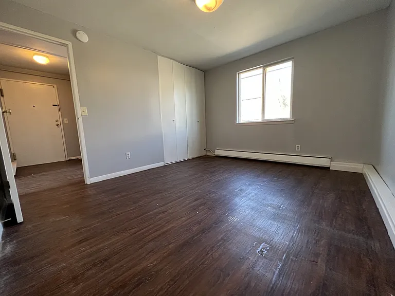 220 Harry L Dr — Photo 7
