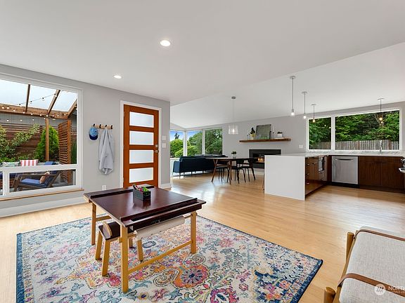 2nd image of 3710 W Armour Place