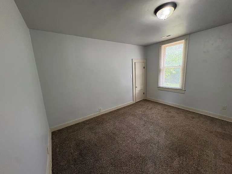 2054 N Rogers Ave — Photo 8