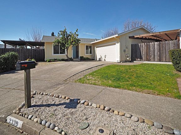 3rd image of 2339 Baggett Court
