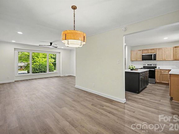 3rd image of 5324 Cheval Pl