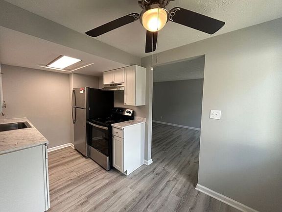 2nd image of 1838 Roslyn Ave