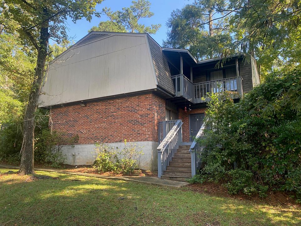 1st image of 2261 Claremont Ln