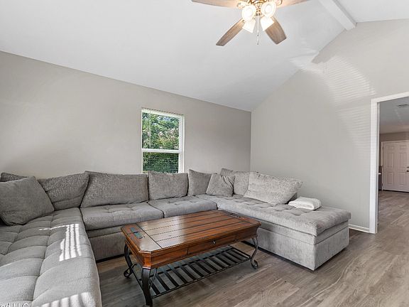 4th image of 5101 W Railroad Ave