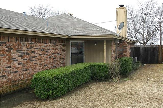 1st image of 308 Briar Cir W
