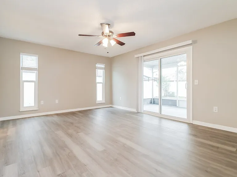 12909 Walnut Tree Ln — Photo 11