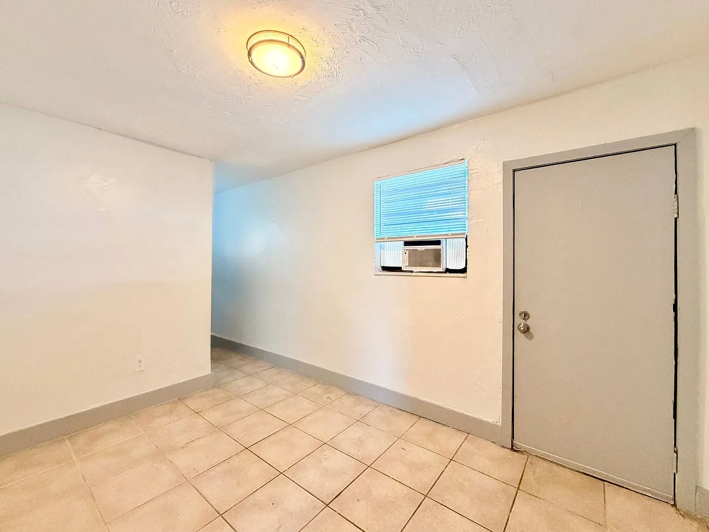 Ground Floor 1 Bedroom Apartment — Photo 4