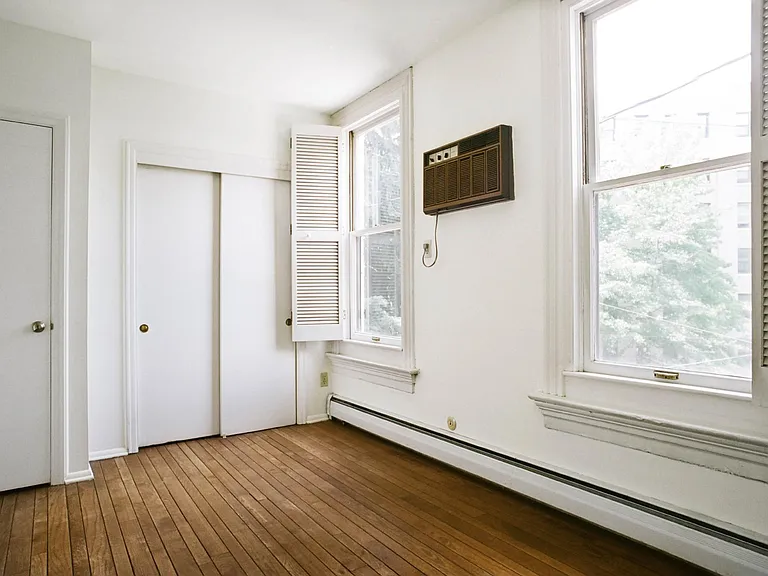 6009 Walnut St #22 — Photo 3