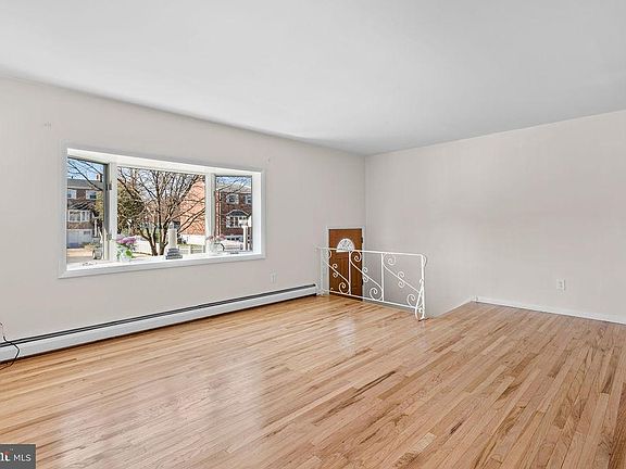 5th image of 10911 Carey Pl