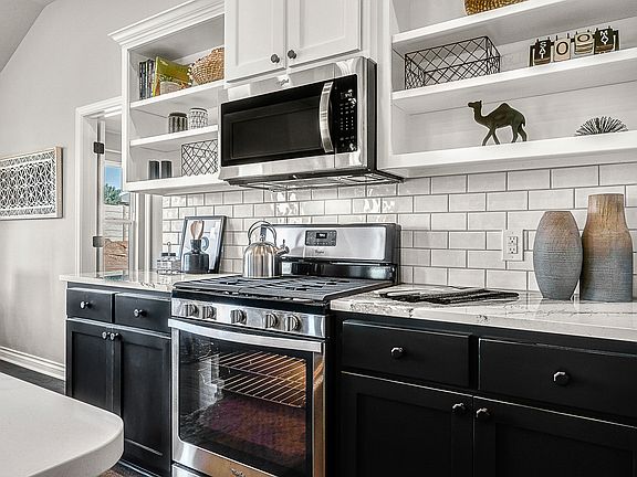 Dawson- Canvas Collection